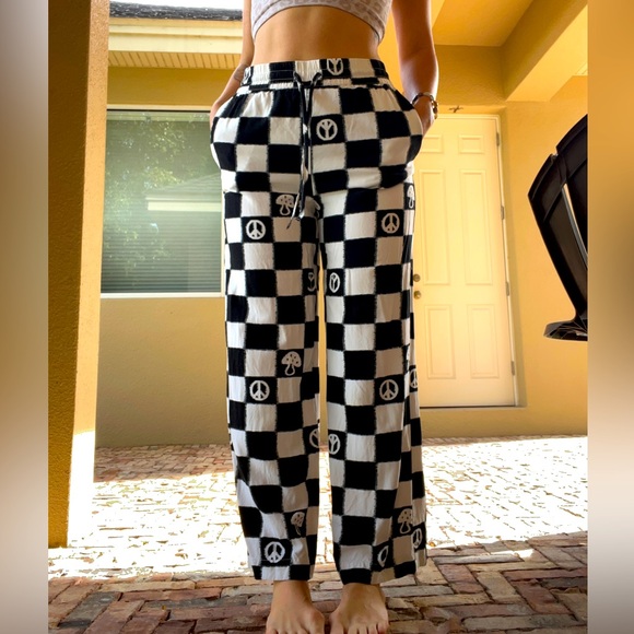 Trippy pants! Urban outfitters - Picture 2 of 3